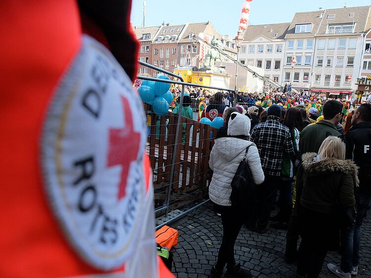 Düsseldorfer Karneval auf dem Rathausplatz